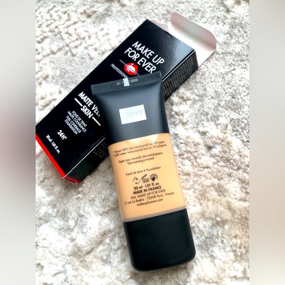 Makeup forever brand new foundation 24hour matte velvet skin - Picture 2 of 3